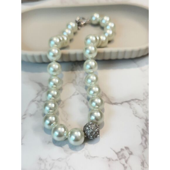 Faux Pearl & Rhinestone Choker Necklace - Picture 4 of 5